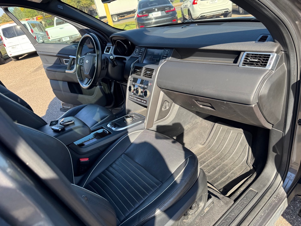 Photo 28 of this LAND ROVER DISCOVERY SPORT