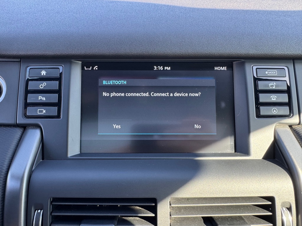 Photo 41 of this LAND ROVER DISCOVERY SPORT