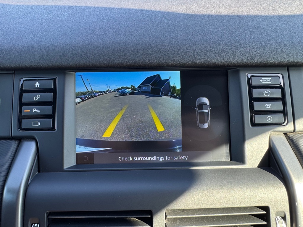 Photo 45 of this LAND ROVER DISCOVERY SPORT