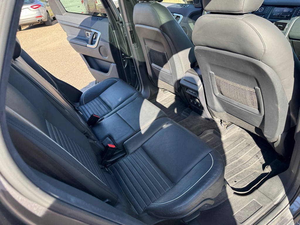 Photo 25 of this LAND ROVER DISCOVERY SPORT