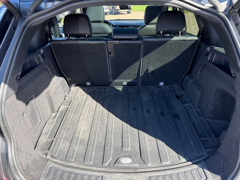 Photo 21 of this LAND ROVER DISCOVERY SPORT