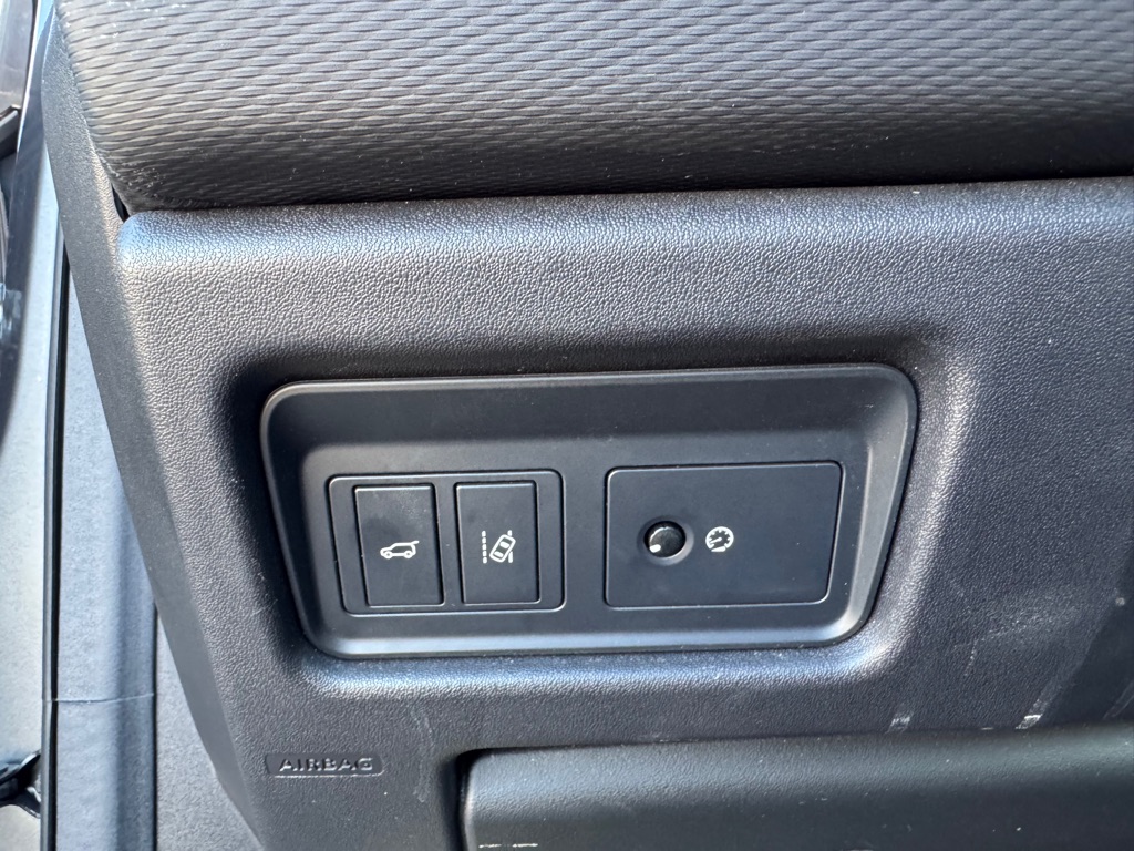 Photo 51 of this LAND ROVER DISCOVERY SPORT