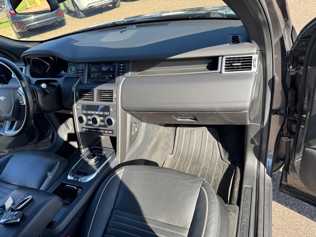 Photo 29 of this LAND ROVER DISCOVERY SPORT