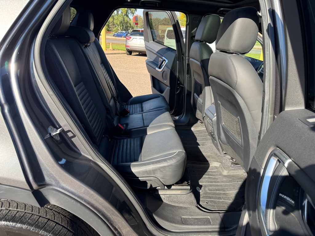 Photo 24 of this LAND ROVER DISCOVERY SPORT