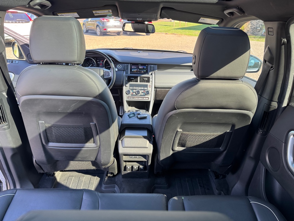 Photo 22 of this LAND ROVER DISCOVERY SPORT