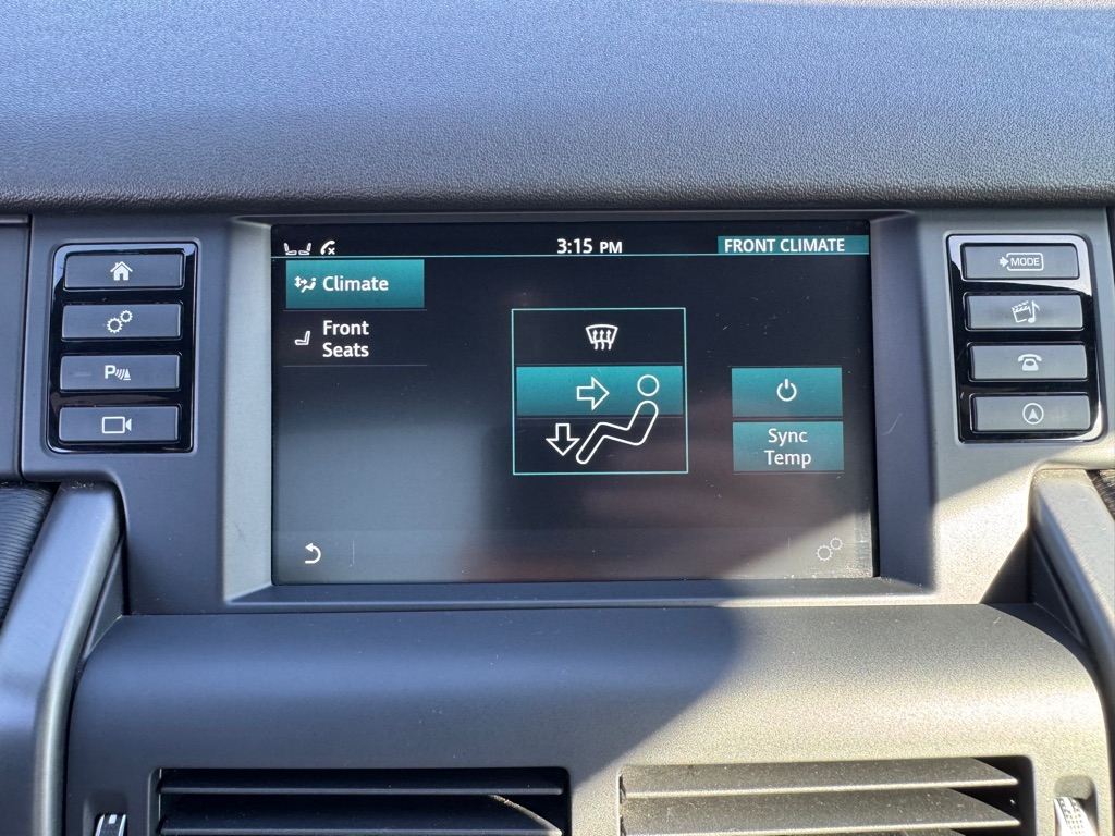 Photo 40 of this LAND ROVER DISCOVERY SPORT