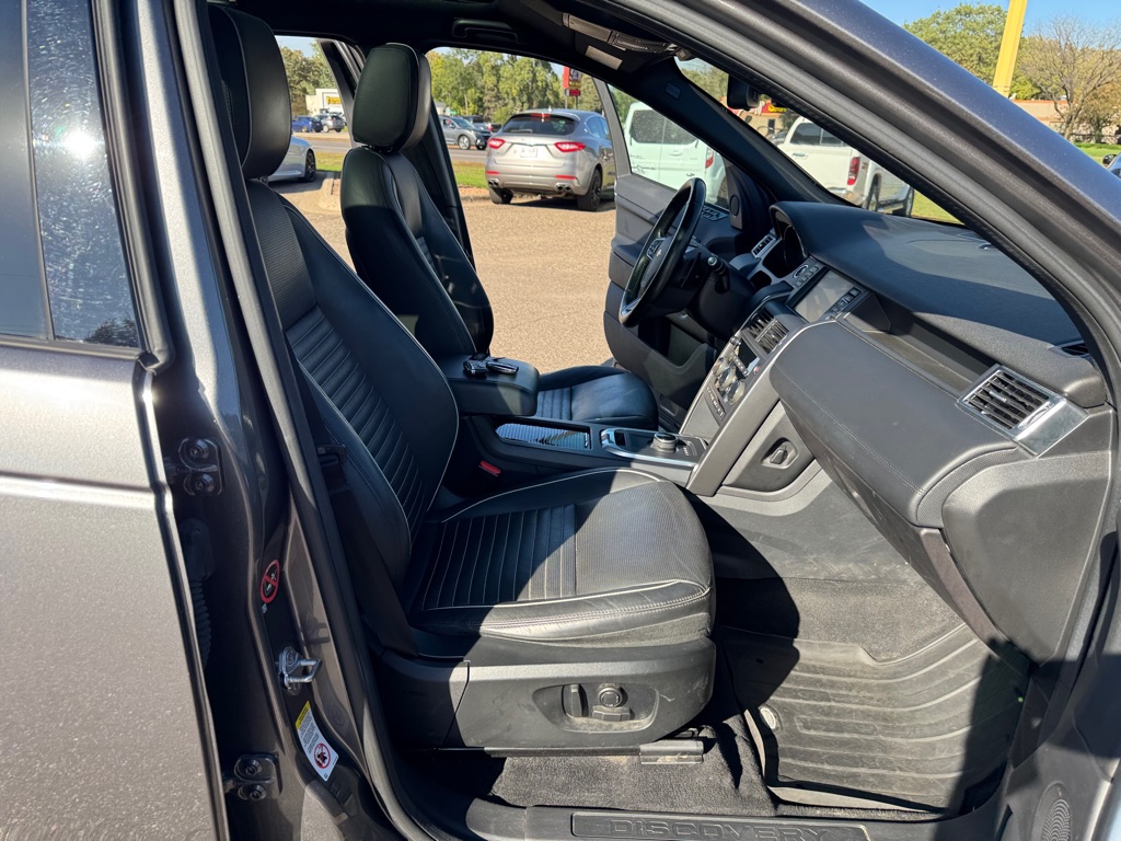 Photo 27 of this LAND ROVER DISCOVERY SPORT