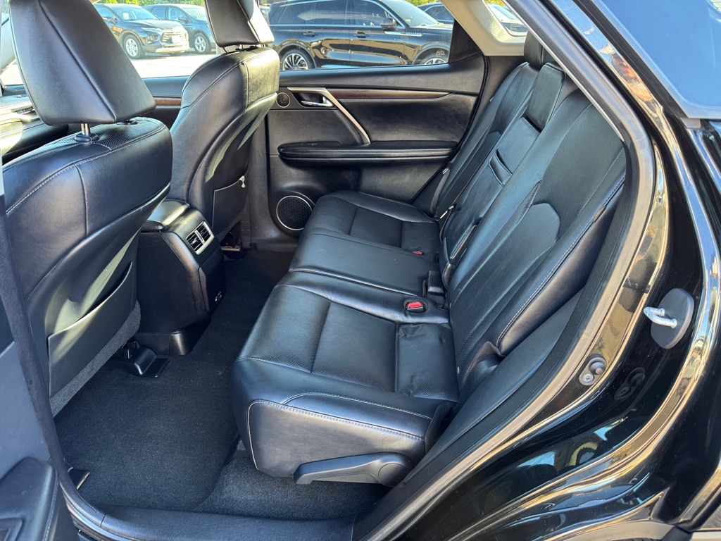 Photo 17 of this LEXUS RX 350