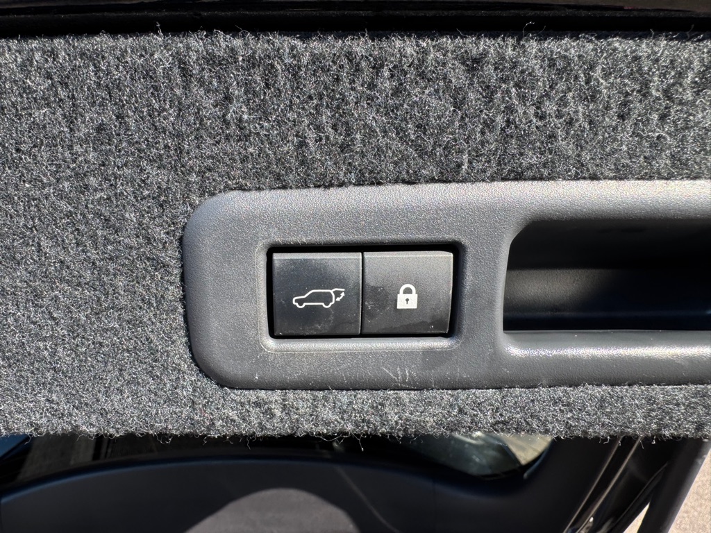 Photo 22 of this LEXUS RX 350