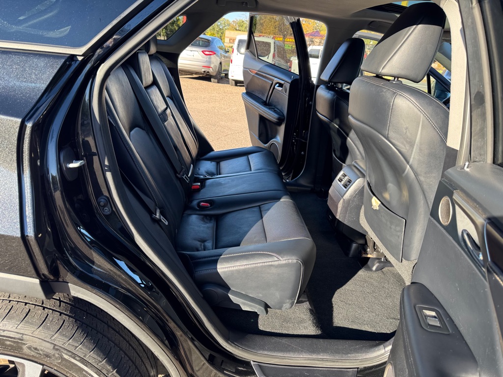 Photo 23 of this LEXUS RX 350