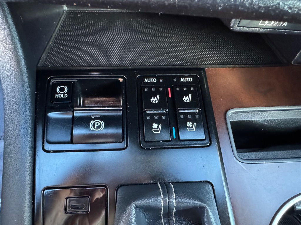Photo 38 of this LEXUS RX 350