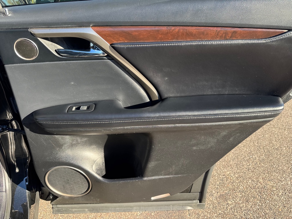Photo 25 of this LEXUS RX 350