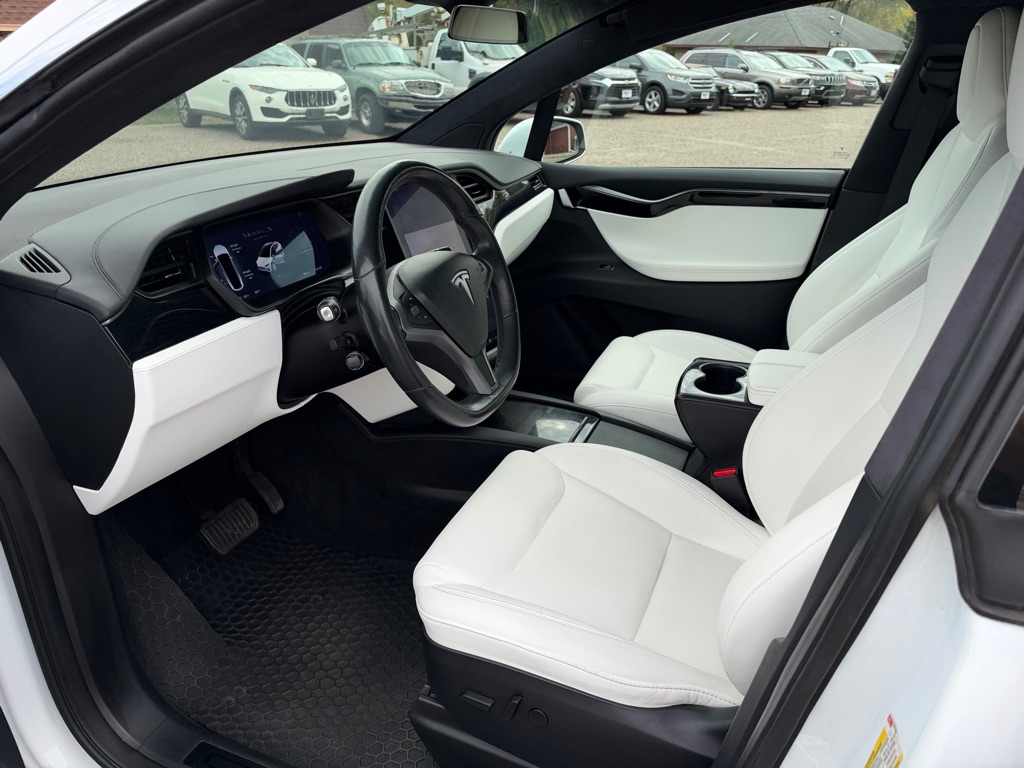 Photo 14 of this TESLA MODEL X