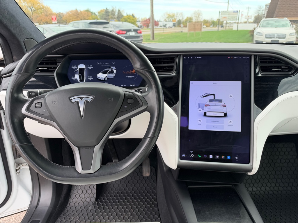 Photo 32 of this TESLA MODEL X