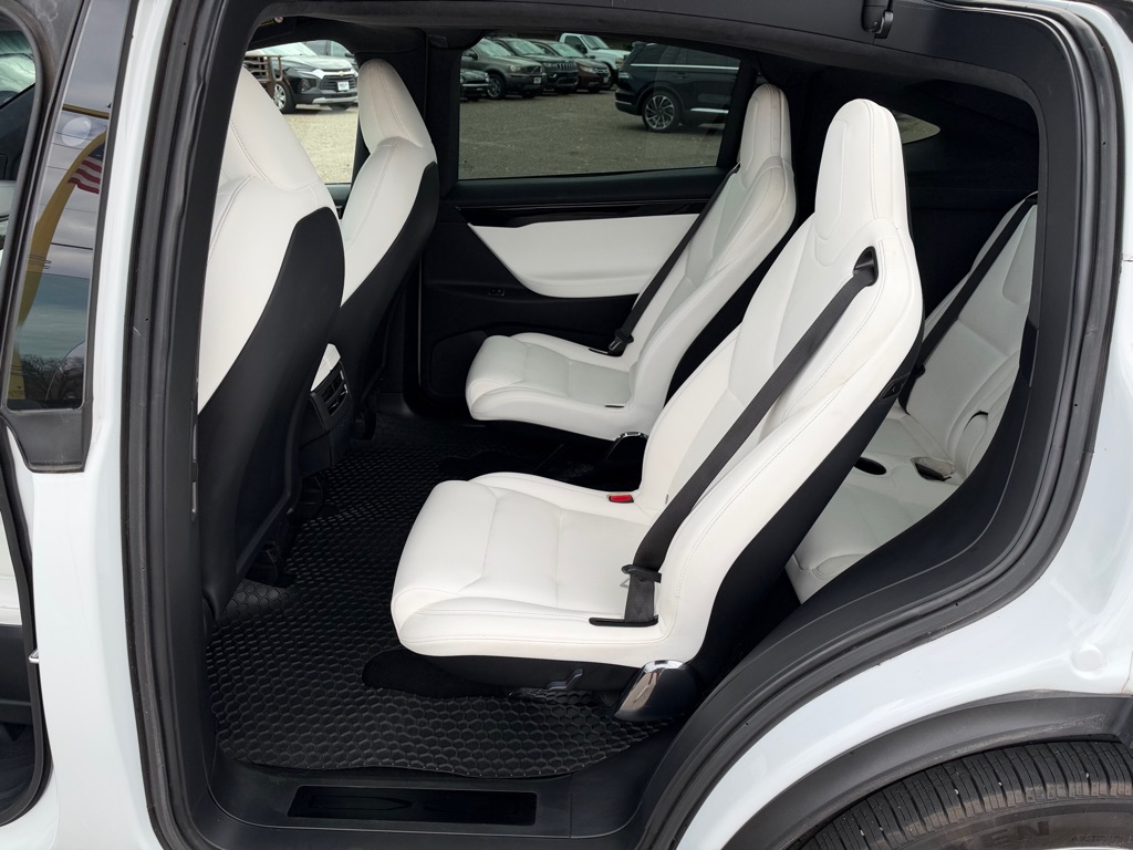 Photo 17 of this TESLA MODEL X