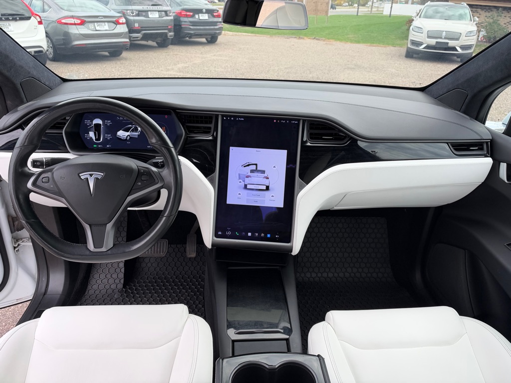 Photo 31 of this TESLA MODEL X