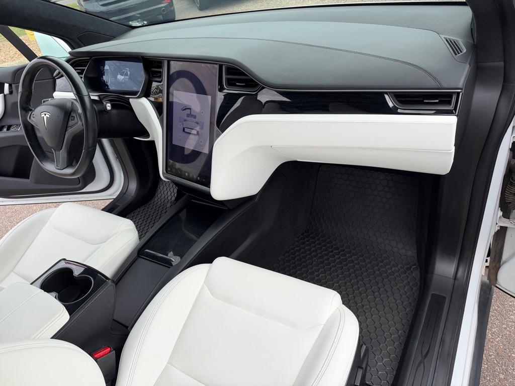 Photo 28 of this TESLA MODEL X