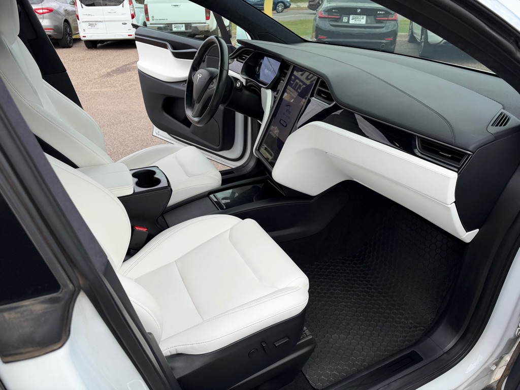 Photo 27 of this TESLA MODEL X