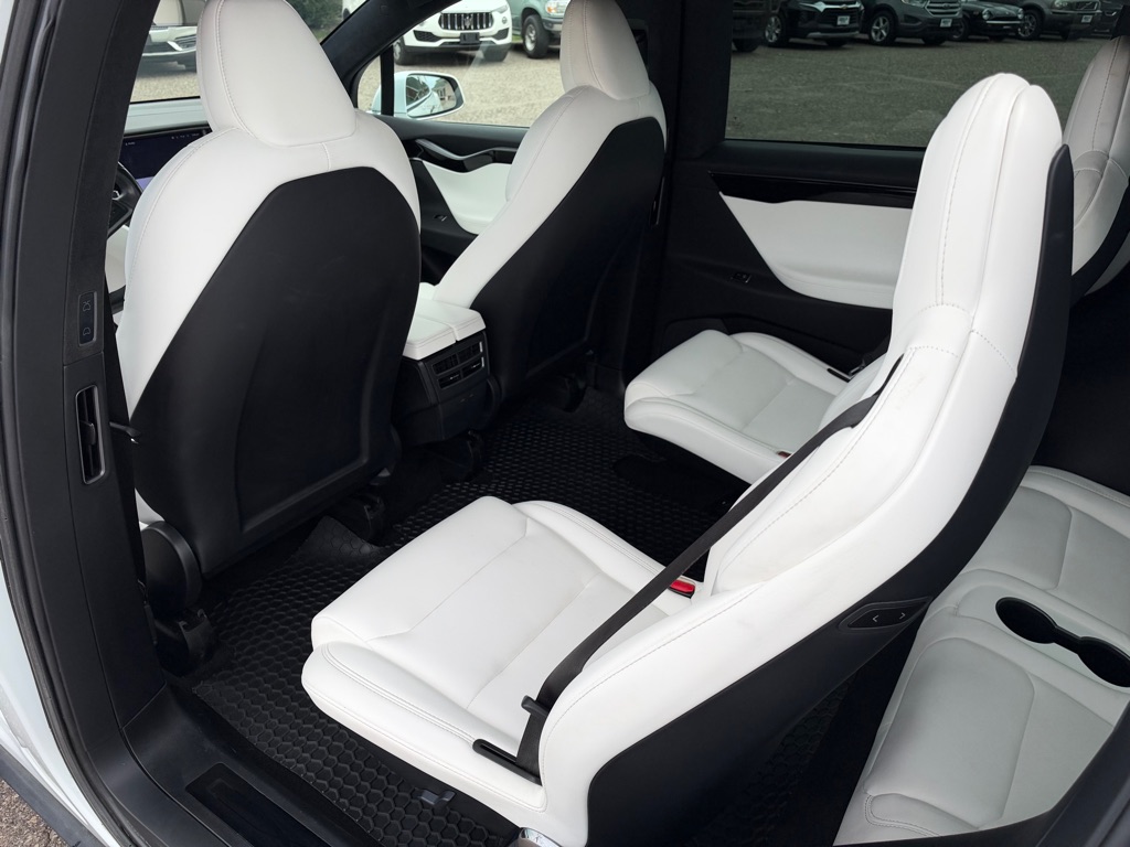 Photo 18 of this TESLA MODEL X