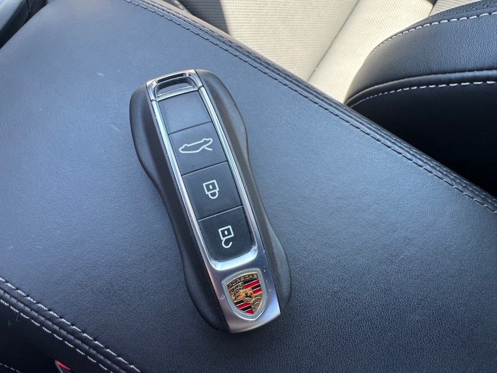 Photo 25 of this PORSCHE 911