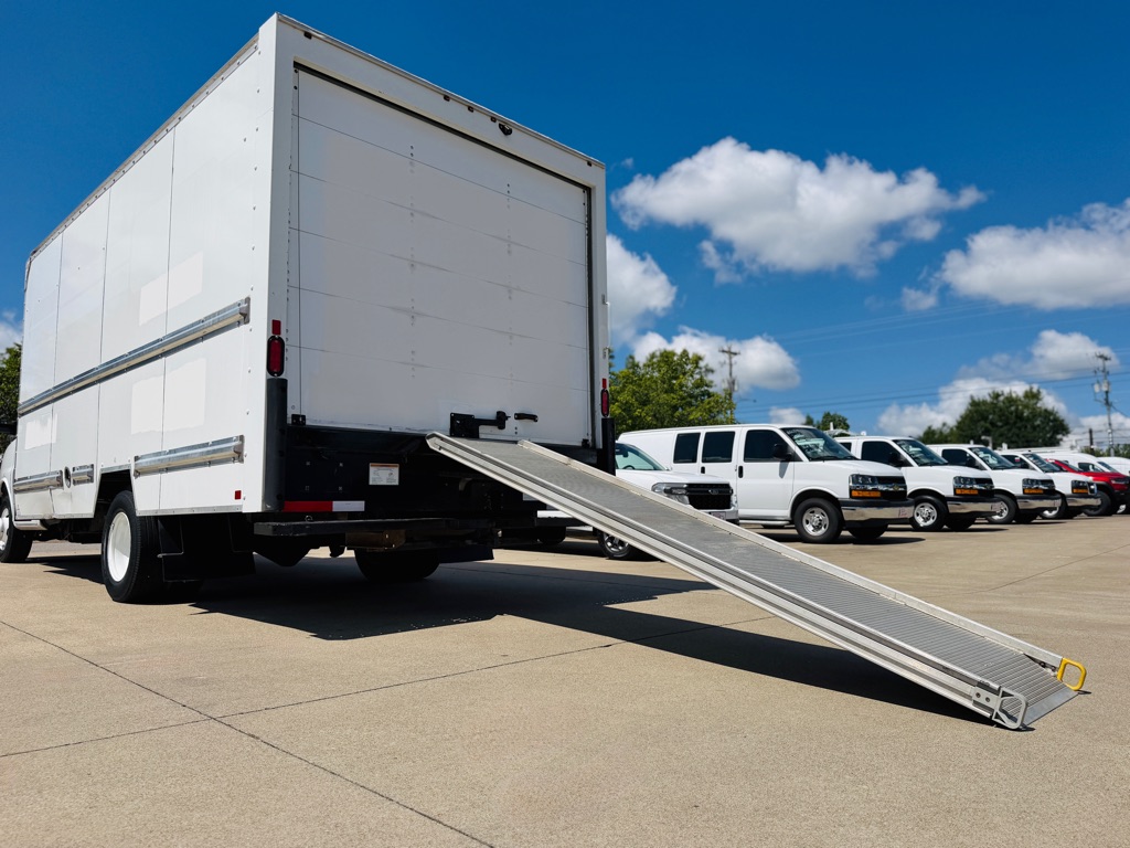 2021 Gmc Savana 3500 16ft Box Truck