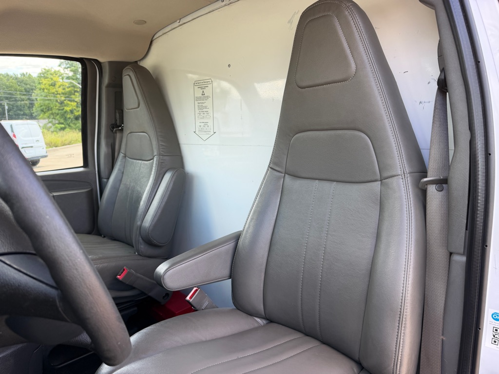2021 Gmc Savana 3500 16ft Box Truck