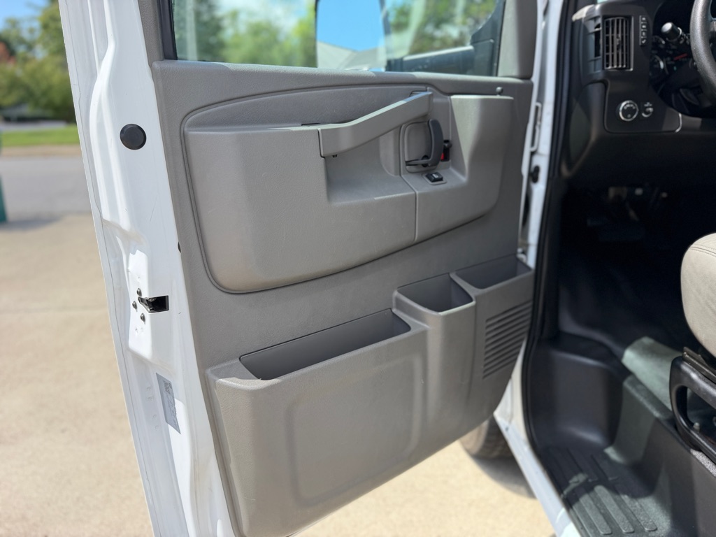 2021 Gmc Savana 3500 16ft Box Truck