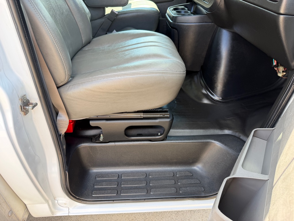 2021 Gmc Savana 3500 16ft Box Truck