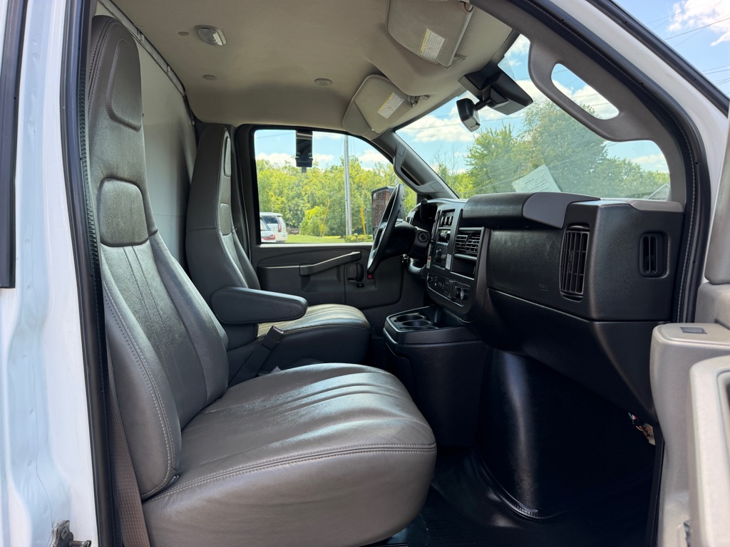 2021 Gmc Savana 3500 16ft Box Truck