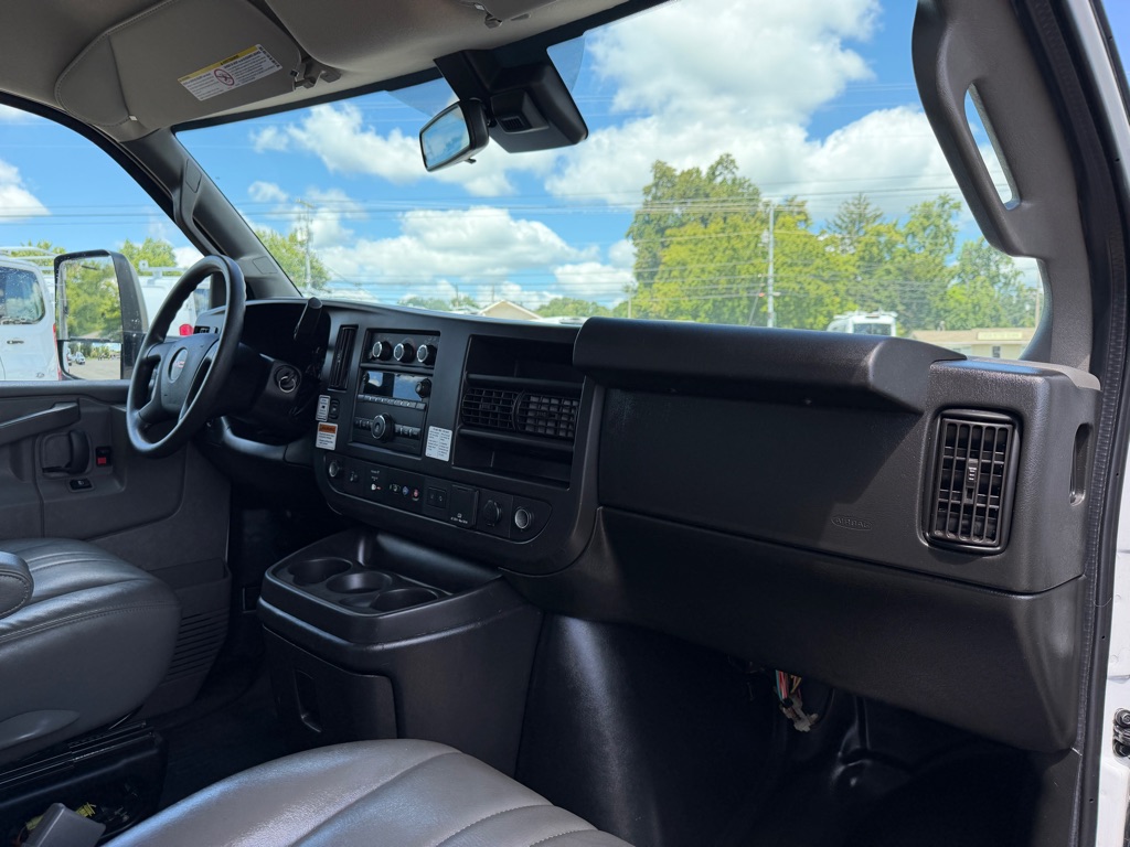 2021 Gmc Savana 3500 16ft Box Truck