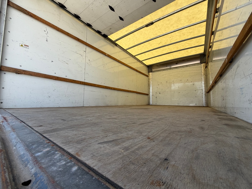 2021 Gmc Savana 3500 16ft Box Truck