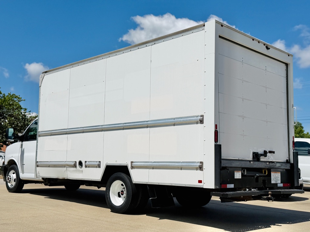 2021 Gmc Savana 3500 16ft Box Truck