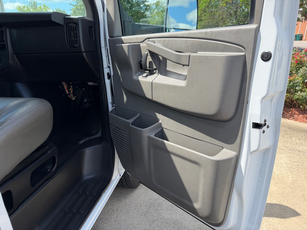 2021 Gmc Savana 3500 16ft Box Truck