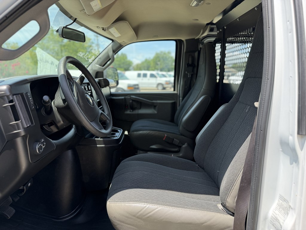 2024 Chevrolet Express Cargo Work Van - Photo 25