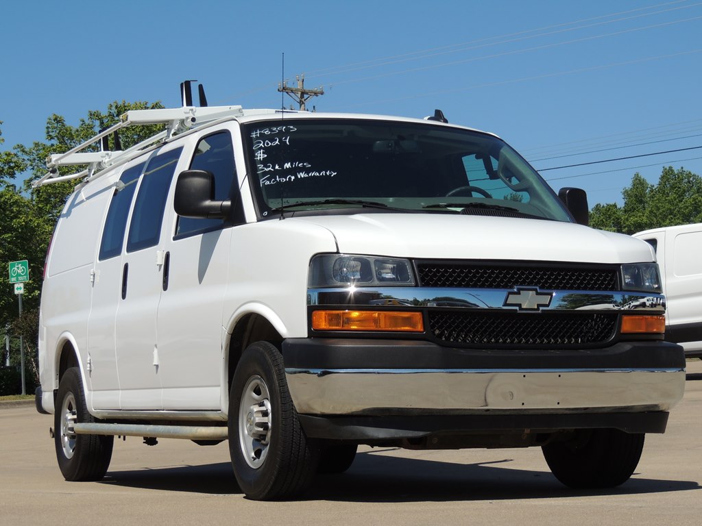 2024 Chevrolet Express 2500 Work Van HD's photo