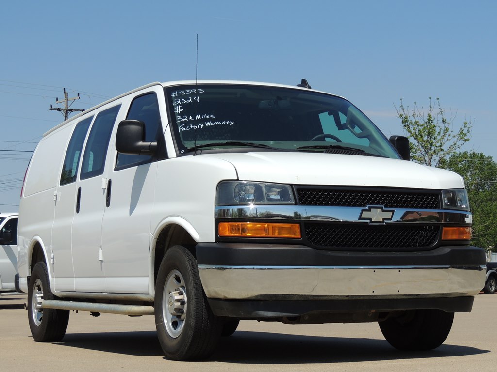 2024 Chevrolet Express 2500 Work Van HD's photo
