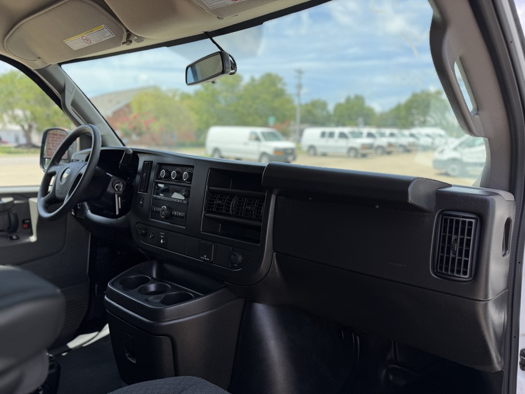 2024 Chevrolet Express Cargo Work Van - Photo 21