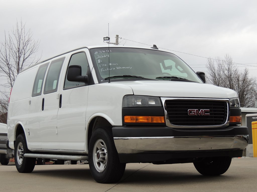 2024 GMC Savana Cargo Work Van's photo