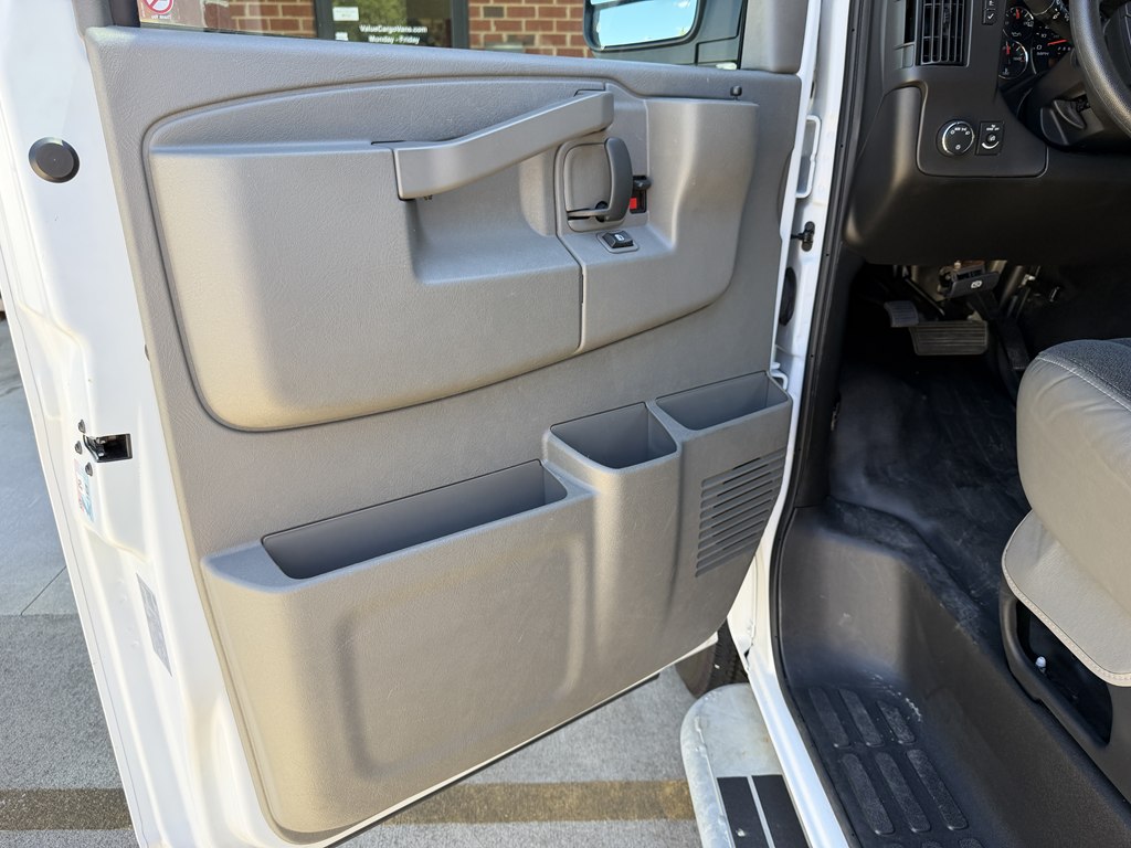 2025 Chevrolet Express 2500 Cargo Work Van