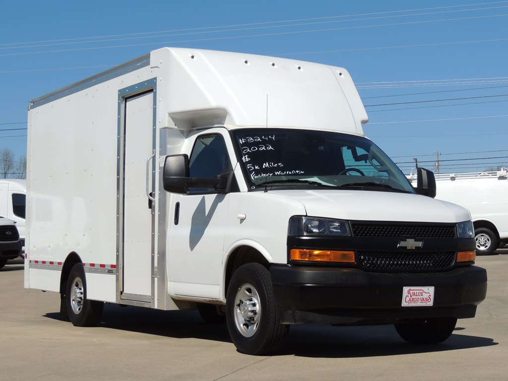 BOX TRUCK-CHEVROLET-EXPRESS 3500