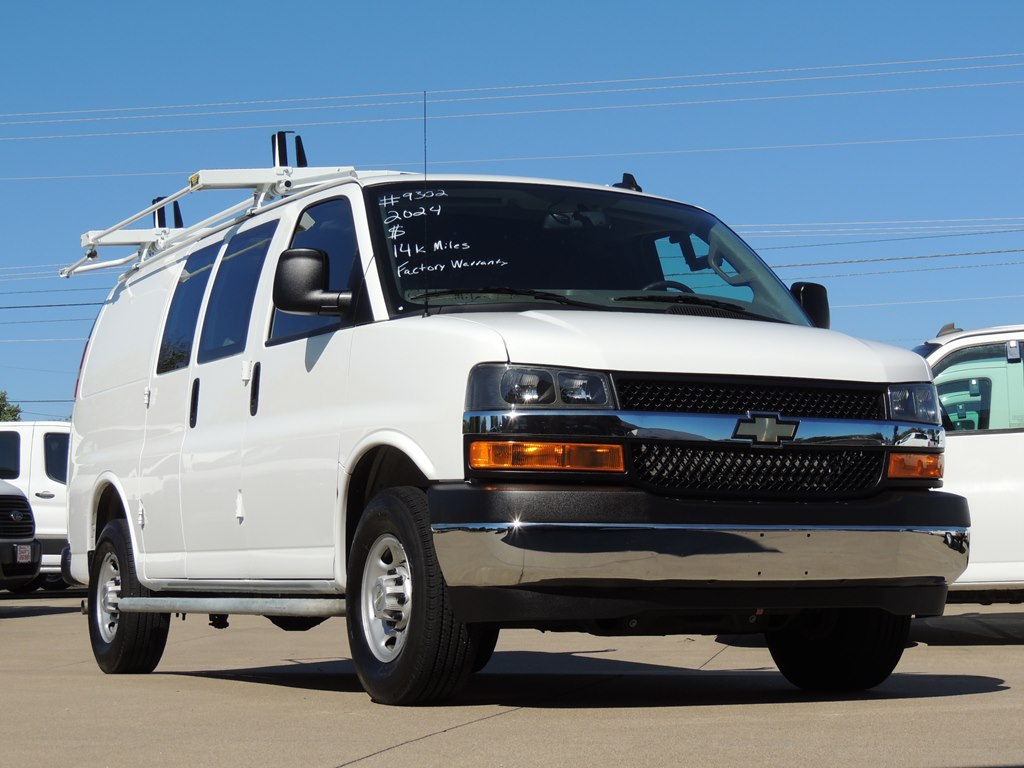 2024 Chevrolet Express Cargo Work Van's photo