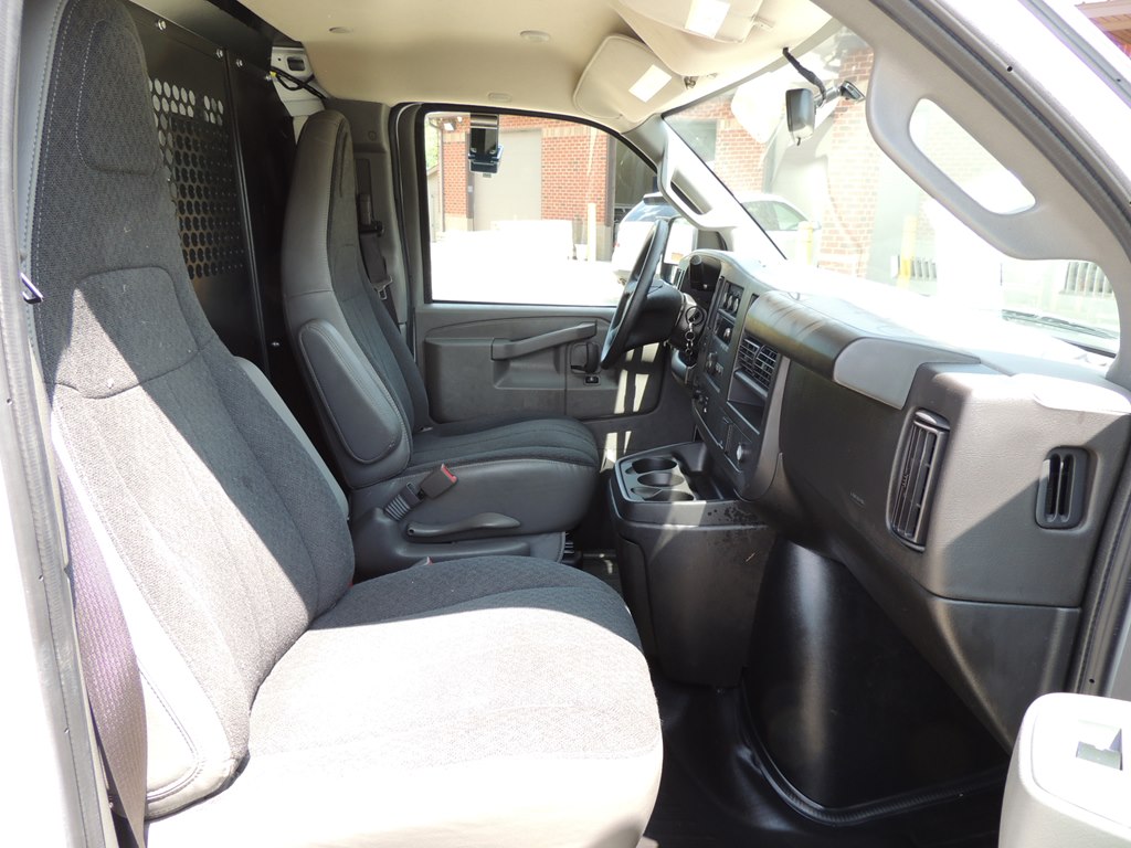 2024 GMC Savana Cargo Work Van - Photo 13