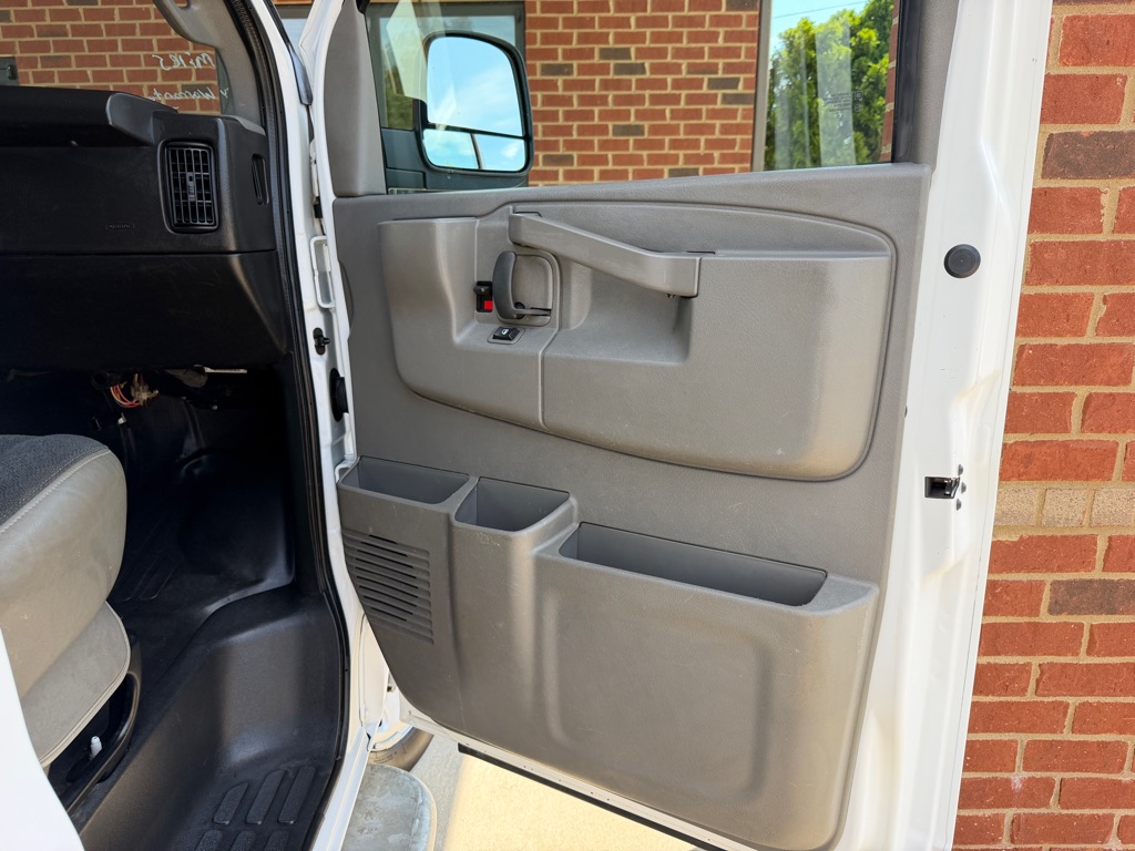 2025 Chevrolet Express 2500 Cargo Work Van