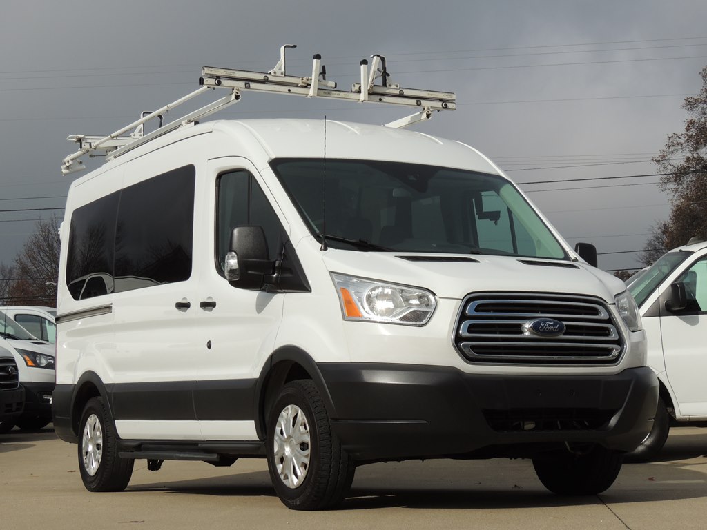 2018 Ford Transit Wagon's photo