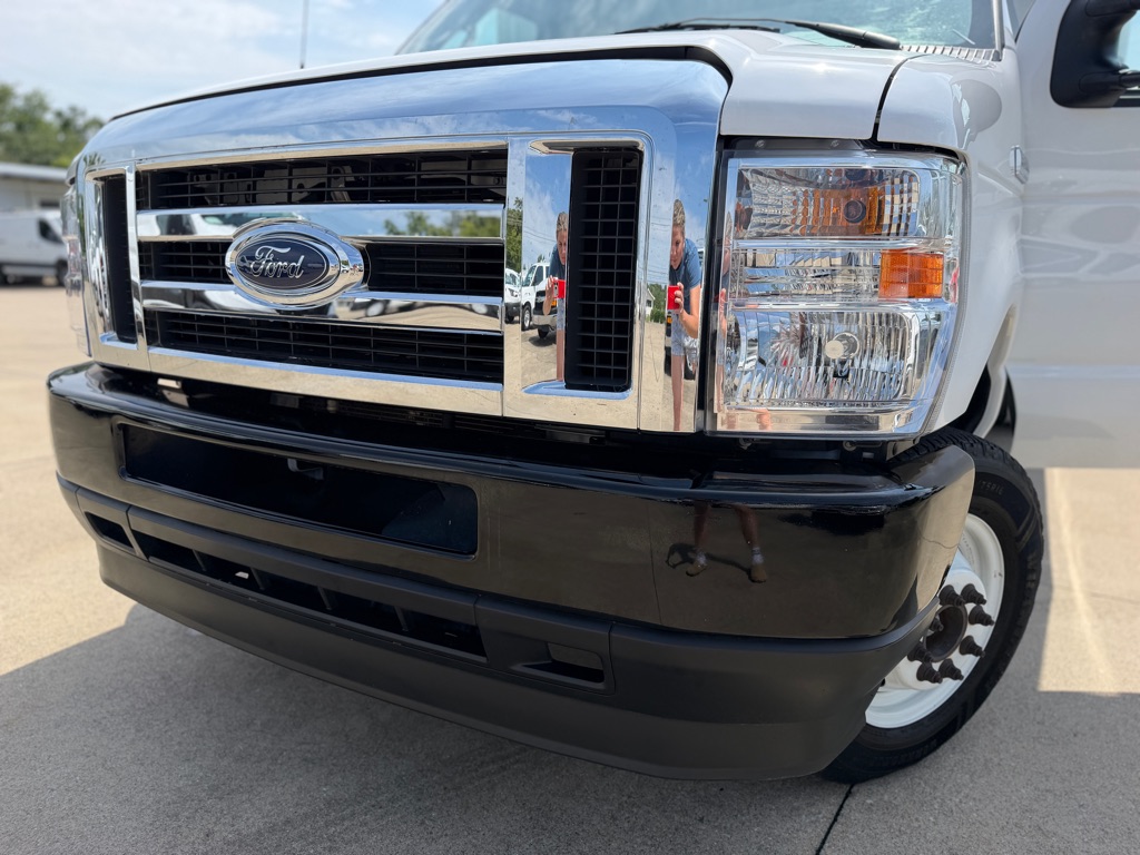 2024 Ford Econoline E-450 Super Duty 16ft Box Truck