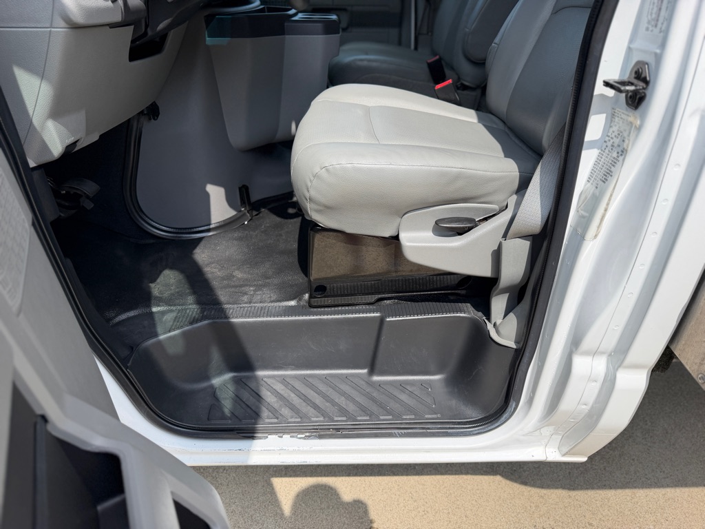 2024 Ford Econoline E-450 Super Duty 16ft Box Truck