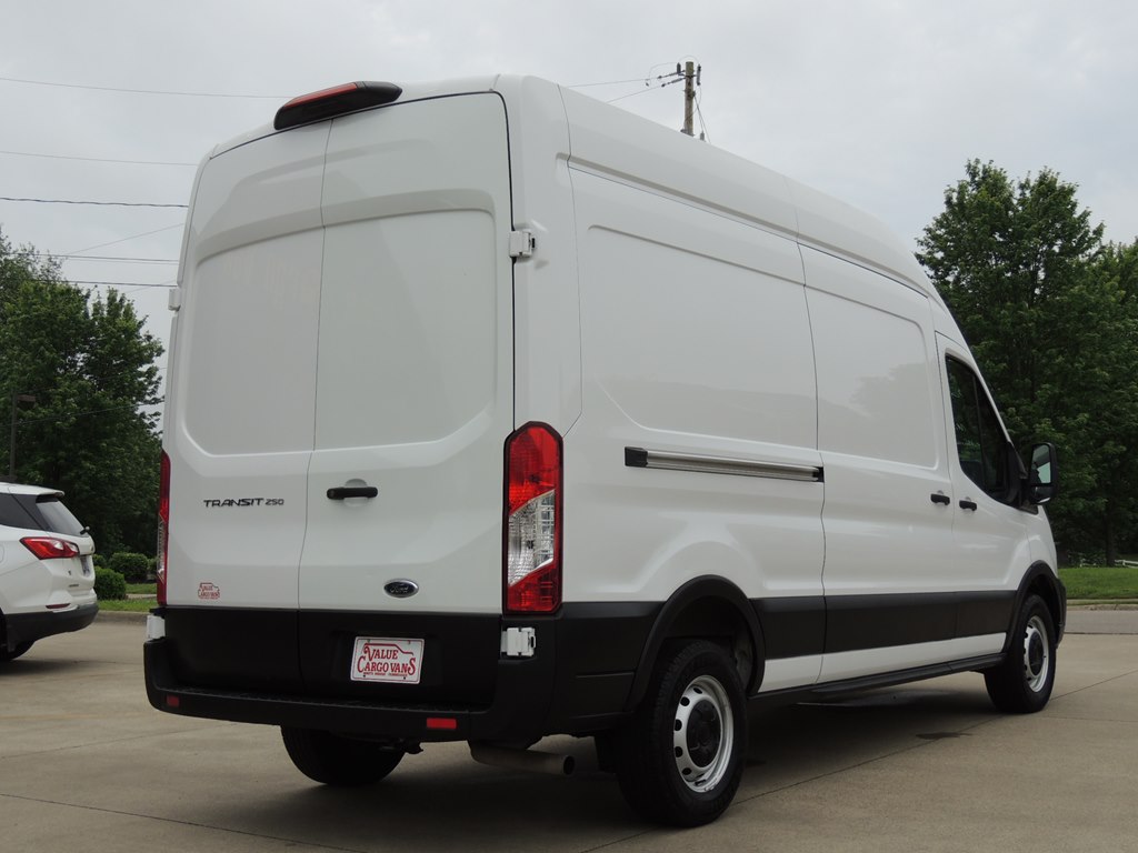 2022 FORD TRANSIT T-250