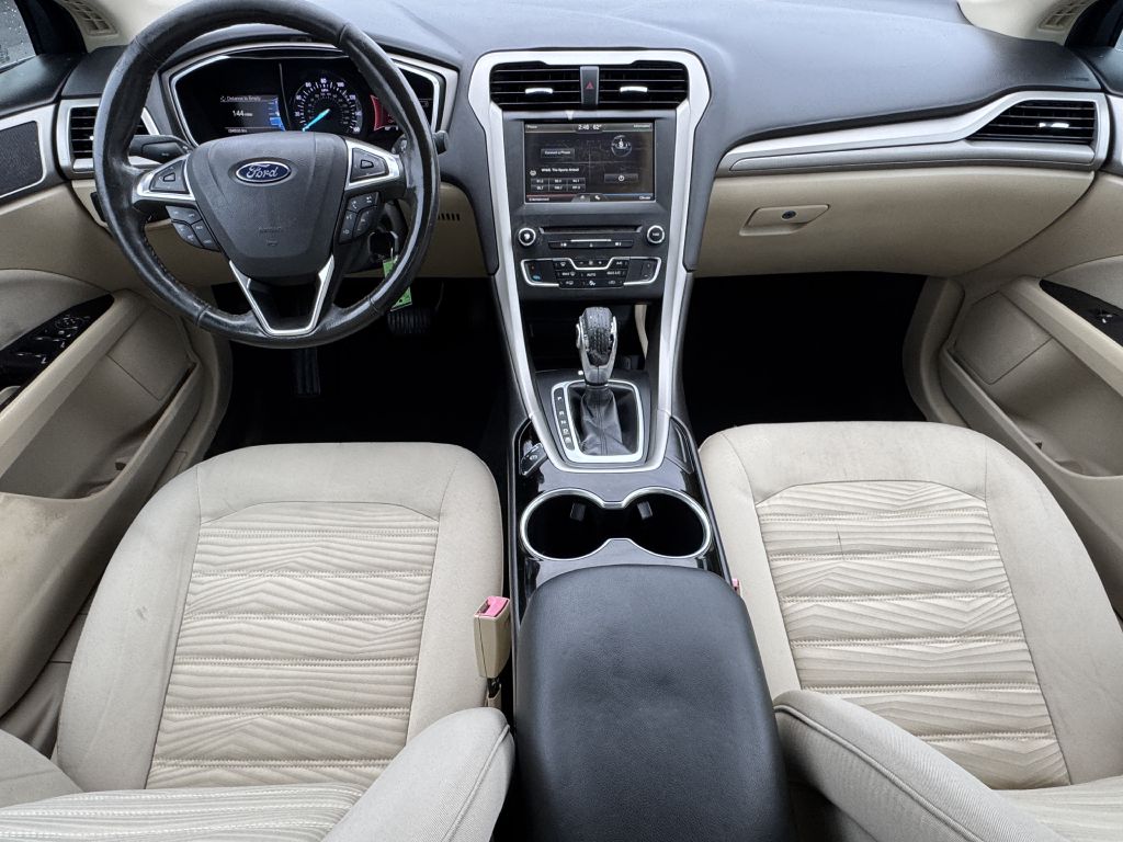 Photo 10 of this FORD FUSION