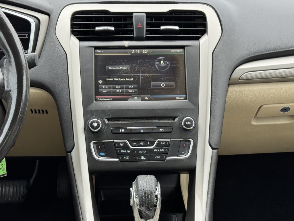 Photo 11 of this FORD FUSION