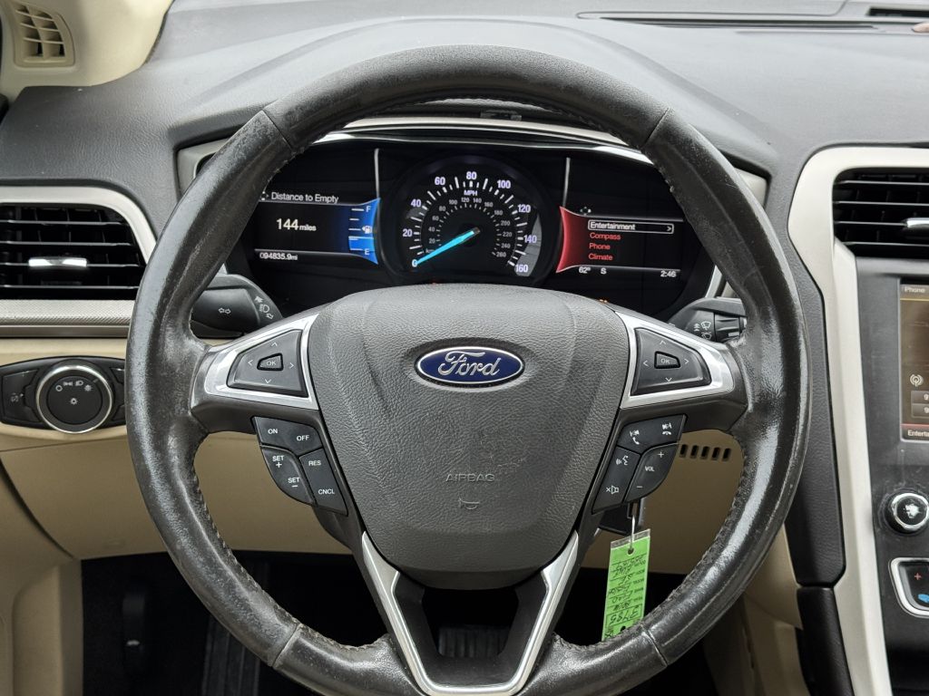 Photo 12 of this FORD FUSION